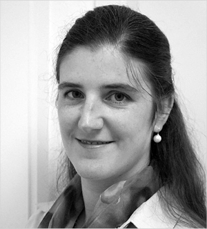 Dr. Kata Ilona Moser