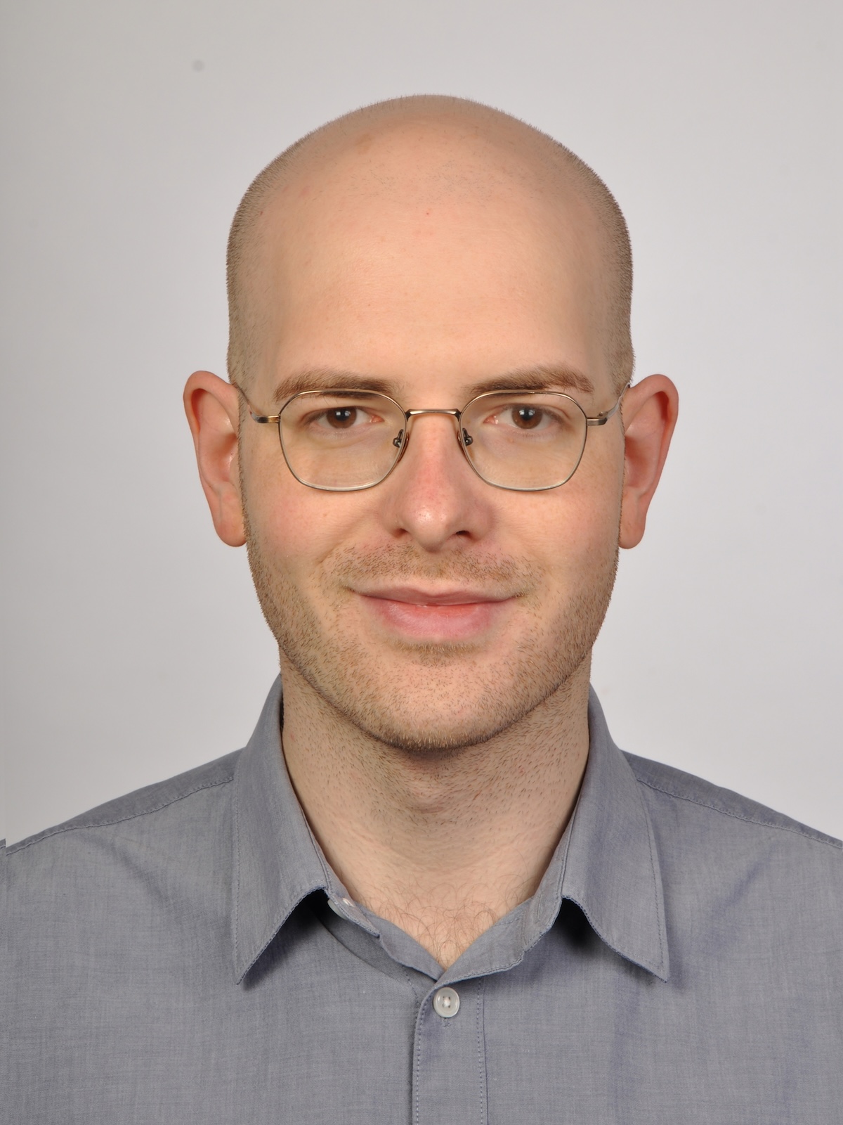  Oliver Grütter